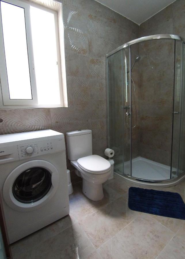 F7 Room 2, Private Bedroom Two Single Beds Shared Bathroom In Shared Flat Msida Exterior foto